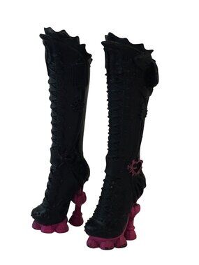Monster High Freaky Fushion Dracubecca 2014‎ Black Pink Boots Shoes